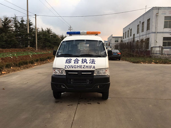 综合执法双排车